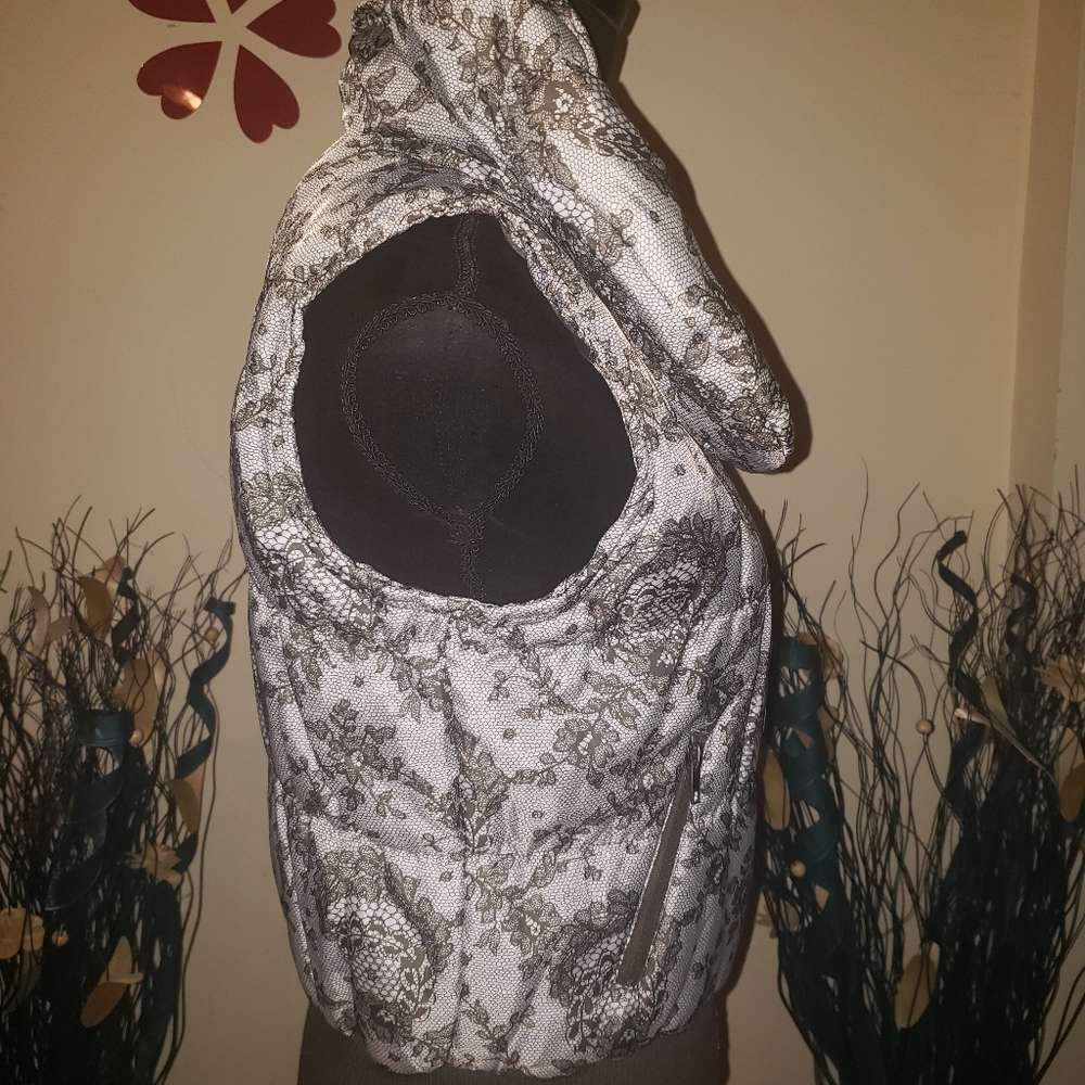 Puffer Vest - Picture 7 of 7